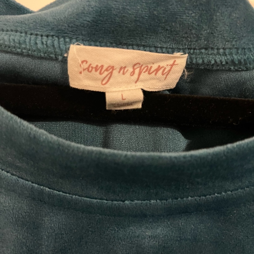 Large velvet top